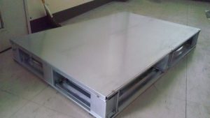 積載物の事を考えた凹凸のないフラットパレット
